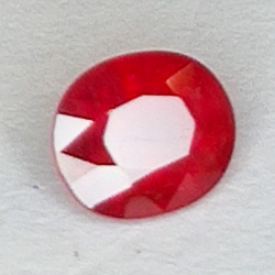 0,89ct Rubin ovalschliffen 5,9x5,0mm