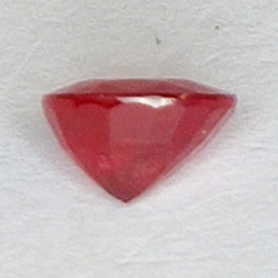 0,89ct Rubin ovalschliffen 5,9x5,0mm