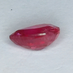 1.53ct Rubino taglio pera 8.2x5.9mm