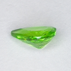 0.85ct Granate Tsavorita talla pera 7.3x5.6mm