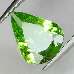 0.85ct Grenat Tsavorite coupe poire 7.3x5.6mm