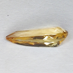 2.27ct Topacio Imperial talla pera 13.5x5.7mm