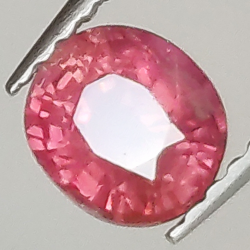 0.95ct Rosa Saphir ovalschliff 5.8x5.2mm