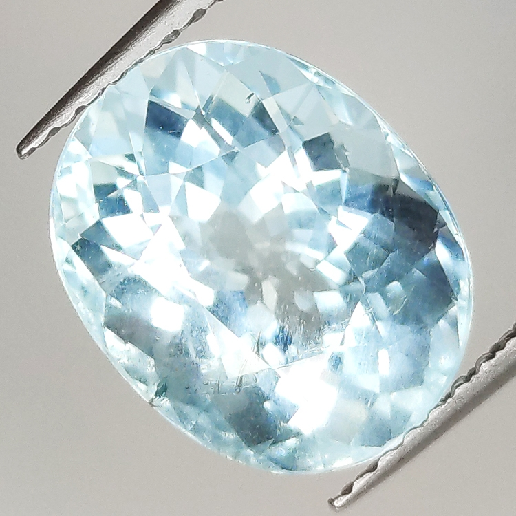 4.52ct Acquamarina taglio ovale 11.6x9.2mm