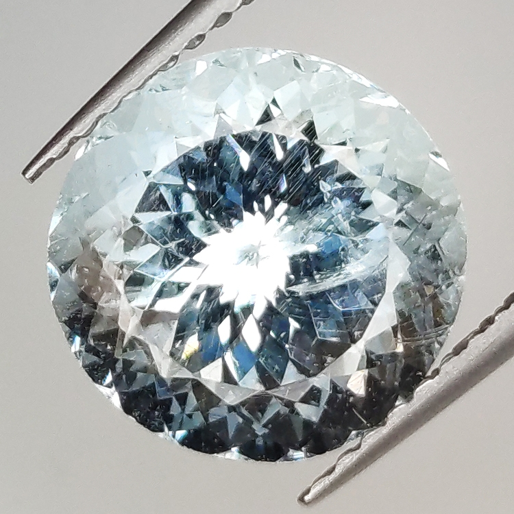 3.71ct Acquamarina taglio rotondo 10.2x9.9mm