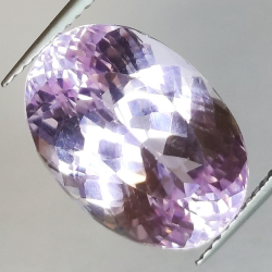 11.98ct Kunzita talla oval 16.4x11.4mm