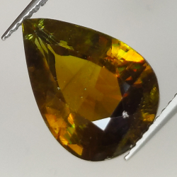 7.42ct Sphène Verte coupe poire 14.8x10.5mm