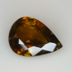 7.42ct Sphène Verte coupe poire 14.8x10.5mm