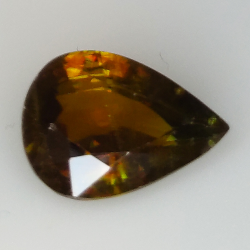 7.42ct Sfene Verde taglio pera 14.8x10.5mm