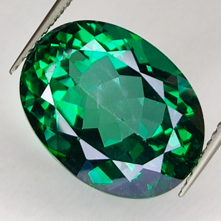 13.29ct Topacio Verde talla oval 16.1x12.2mm