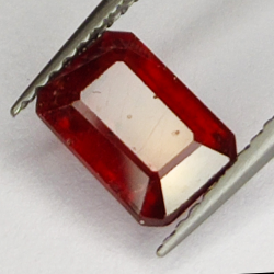 2,40ct Rubin smaragdschliff 8x5mm