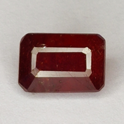 2.40ct Rubí talla esmeralda 7x5mm