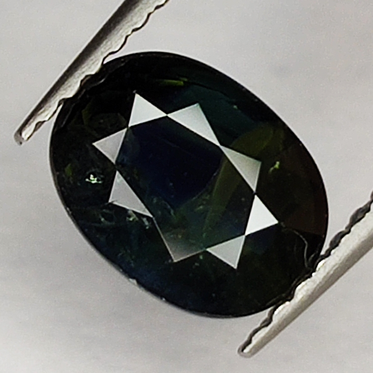 1.53ct Saphir Bleu coupe ovale 7x5mm