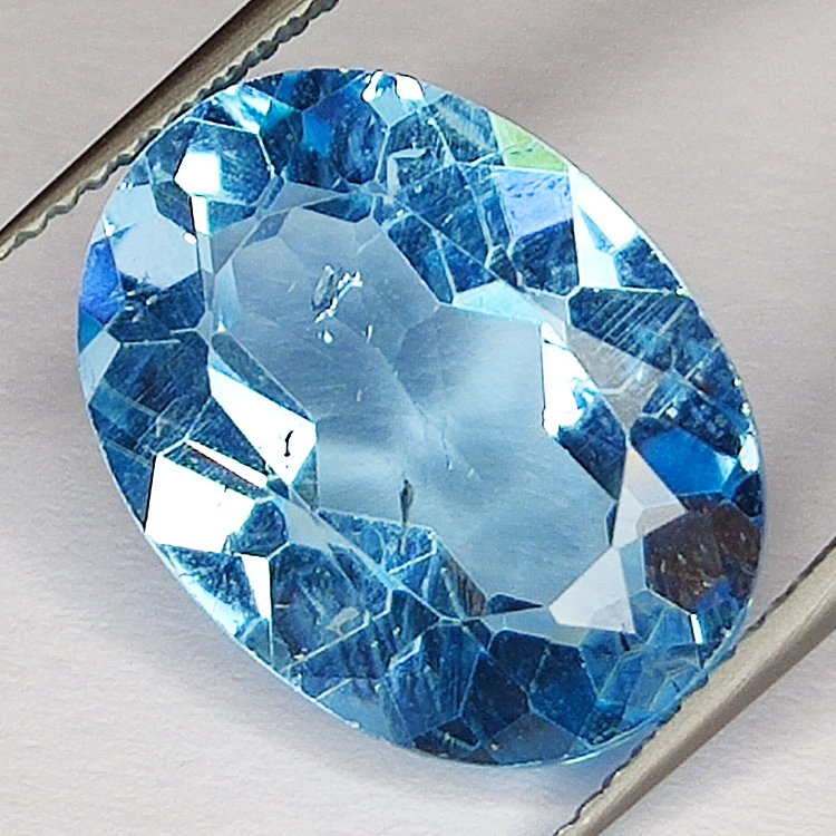 10.63ct Topazio Blu taglio ovale 16.1x12.2mm