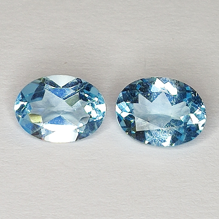 2.77ct Paire Topazes Bleues coupe ovale 8.0x6.1mm