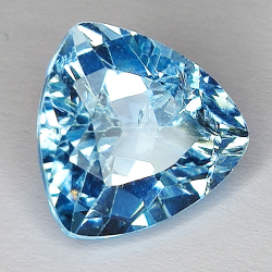 9.37ct Blue Topaz coupe trilliant 13.0x13.0mm