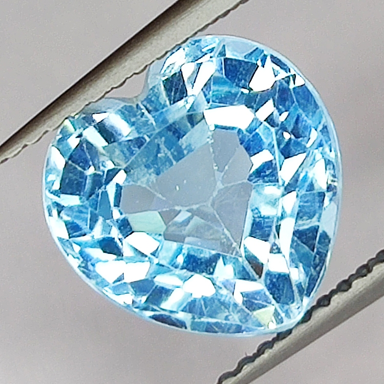 5.33ct Topazio Blu taglio cuore 10.2x10.1mm