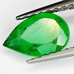 0.63ct Émeraude coupe poire 7.4x4.9mm