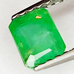 0.58ct Émeraude coupe émeraude 5.0x4.1mm