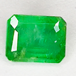 0.58ct Émeraude coupe émeraude 5.0x4.1mm