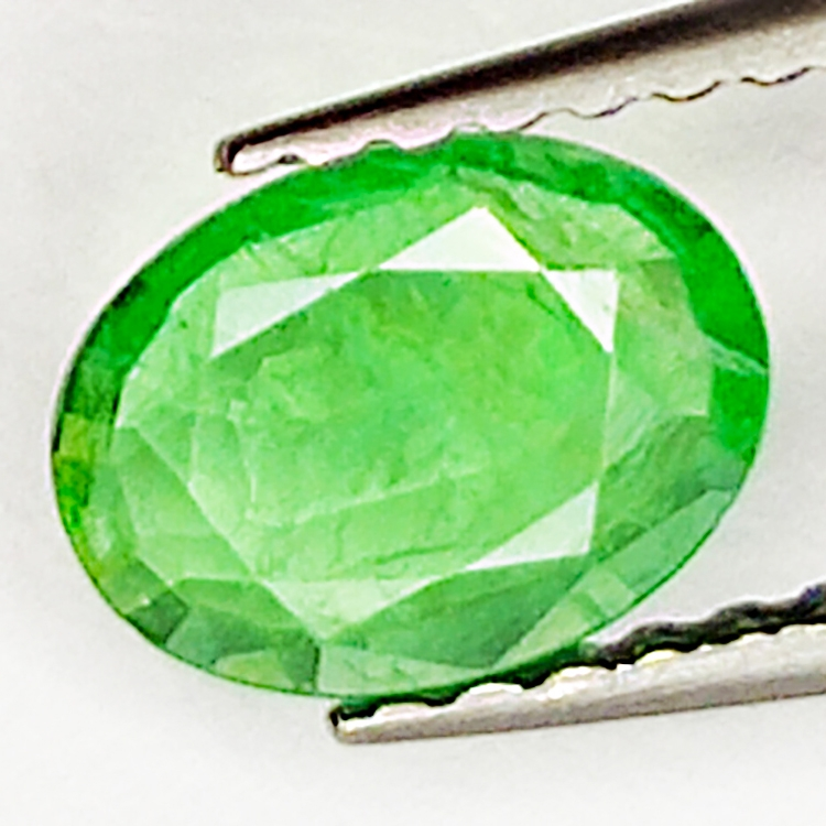 0.51ct Esmeralda talla oval 6.9x5.1mm