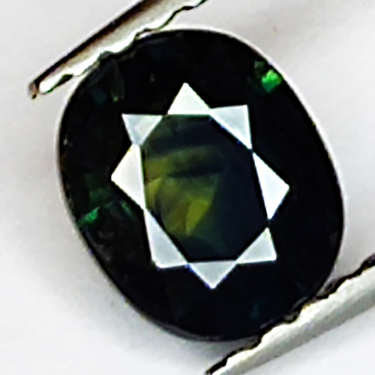 0.76ct Zaffiro Verde taglio ovale 6.0x5.0mm