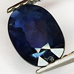 0.70ct Zaffiro blu taglio ovale 6.8x4.8mm