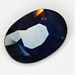 0.70ct Zaffiro blu taglio ovale 6.8x4.8mm