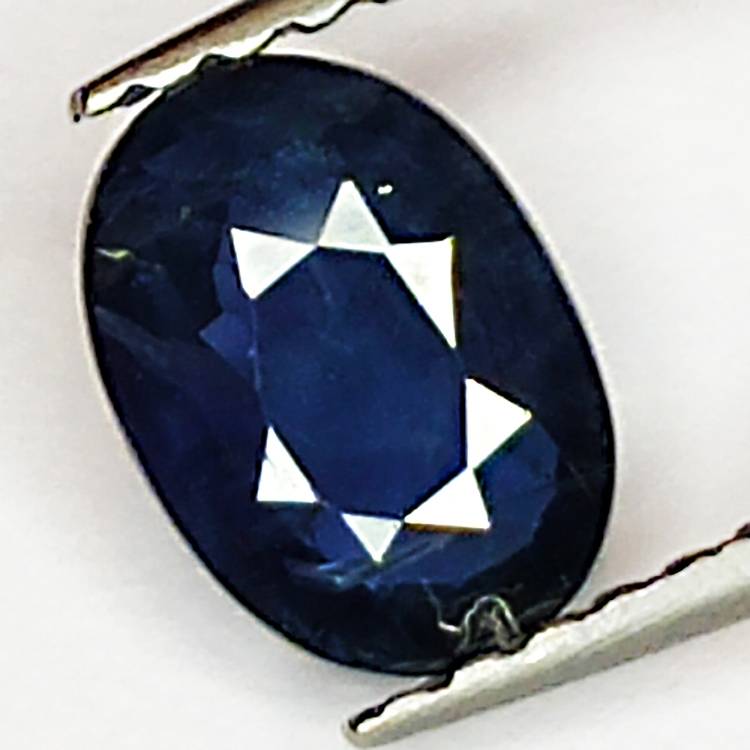 0.70ct Zaffiro blu taglio ovale 6.8x4.8mm