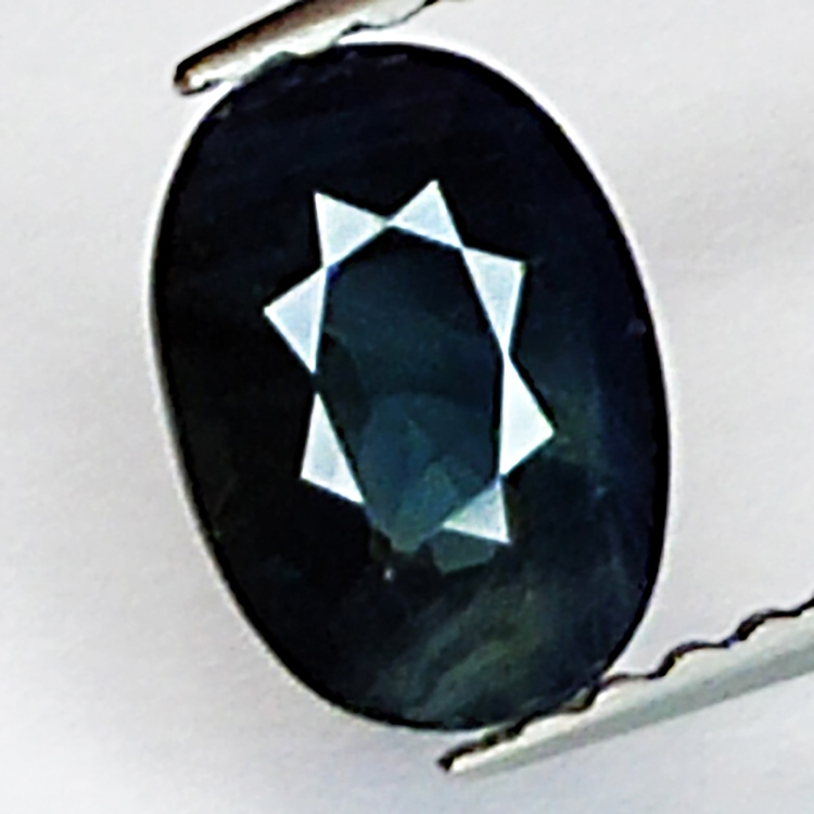 1.08ct Blauer Saphir Ovalschliff 7.1x5.1mm