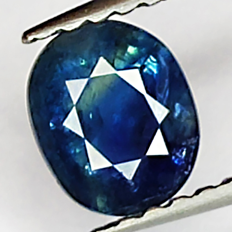 0.75ct Zaffiro blu taglio ovale 5.8x4.8mm