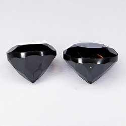 40.94ct Coppia Spinello Nero taglio rotondo 10.9x10.9mm