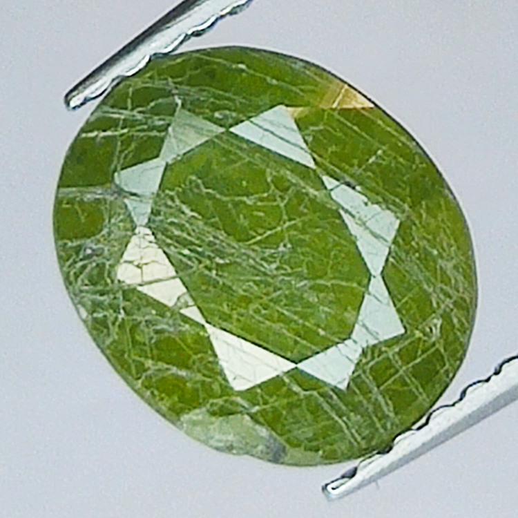 6.29ct Saphir vert coupe ovale 9.1x7.5mm