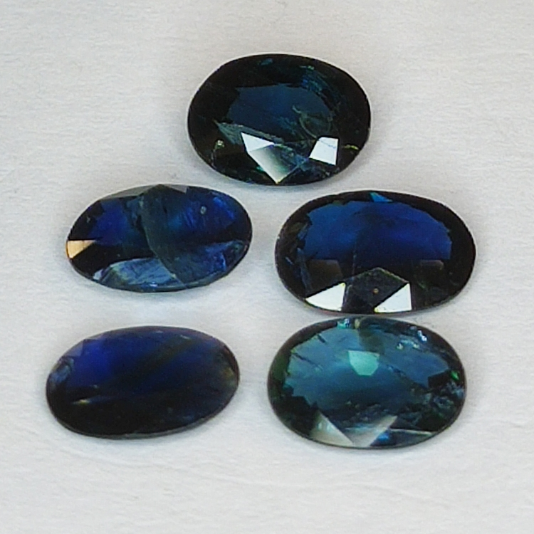 4.52ct Bleu Saphir ovale coupe 7.6x5.3mm 5pcs