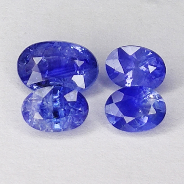 1.93ct Blauer Saphir ovalschliff 6.5x4.3mm 4stk