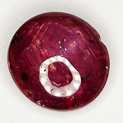 3.03ct Rubis Étoilé cabochon ovale 8.5x7.8mm