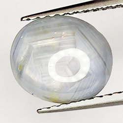 3.37ct Saphir Blanc Étoilé cabochon ovale 9.0x7.7mm