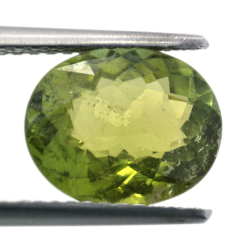 Tourmaline ovale de 2,78 ct, taille 10,02x8,21 mm