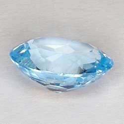 3.66ct Blauer Topas ovalschliff 10.7x8.8mm