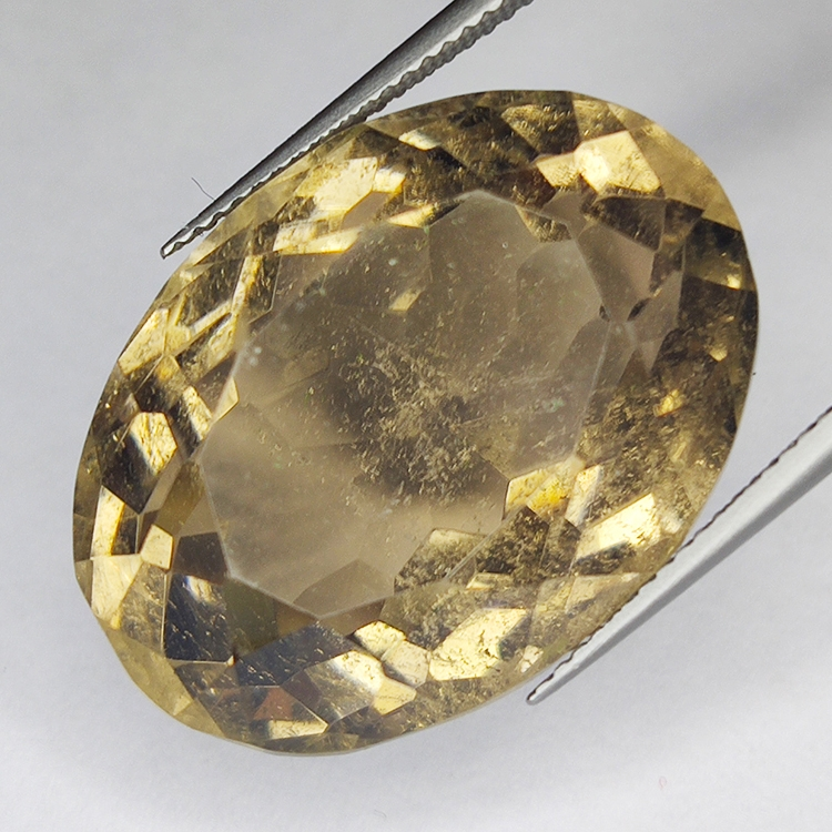 46.51ct Quarzo Fumé taglio ovale 26x18mm