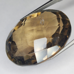 72.86ct Quartz Fumé coupe ovale 30.5x23.5mm