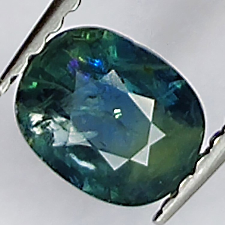 0.75ct Saphir Bleu coupe ovale 5x4mm