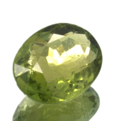 Tormalina taglio ovale da 2,82 ct, 10,28 x 8,24 mm