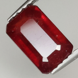 Rubino taglio smeraldo 2.30ct