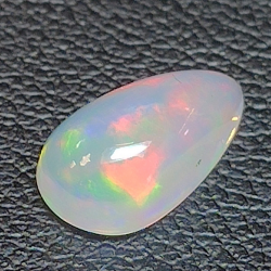 Opale éthiopienne taillée en poire 1.19ct