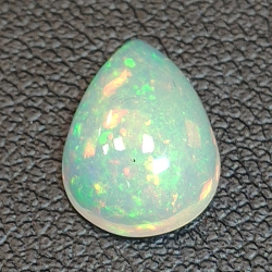 Opale éthiopienne taille poire 1.74ct