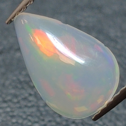 Äthiopischer Opal im Birnenschliff 1,25ct