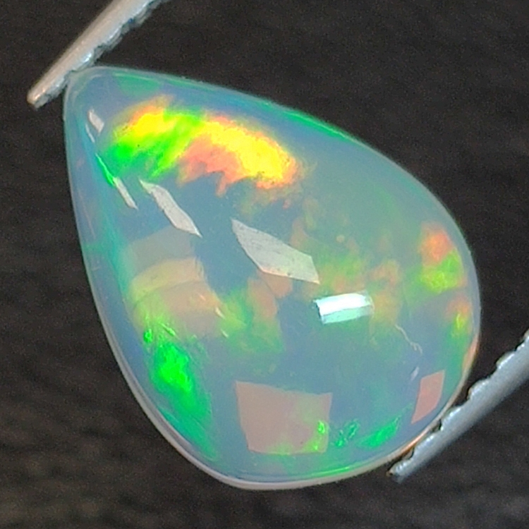 Äthiopischer Opal im Birnenschliff 1,78ct