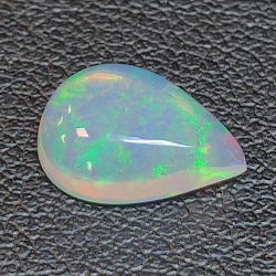 Opale éthiopienne taille poire 1.25ct