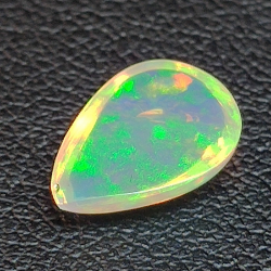 Opale éthiopienne taille poire 1.25ct